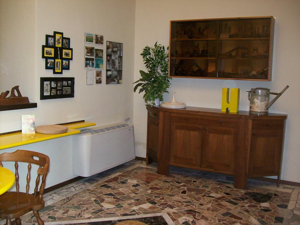 La Bottega Del Falegname Vanzaghello Extérieur photo
